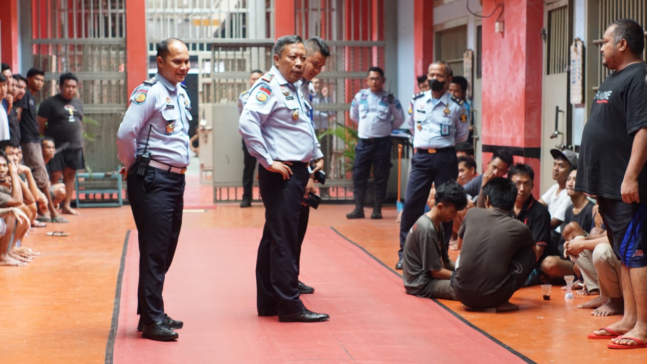 7DBB8228-3A23-461A-8025-1EFA30F4A31F